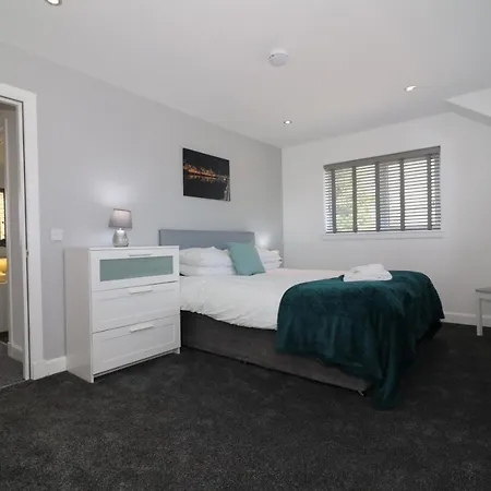 Signature - Railway House 5 Bed Глазго