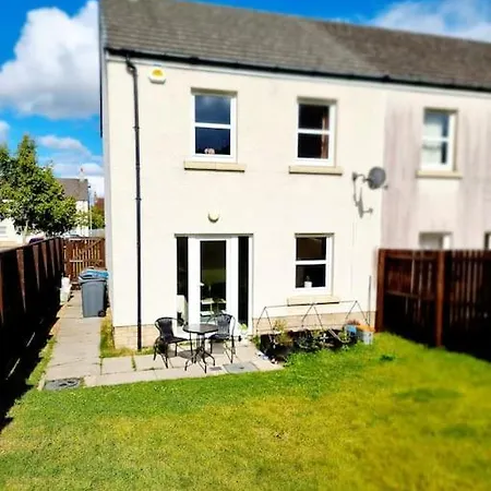 Homely Three Bed In Holiday home