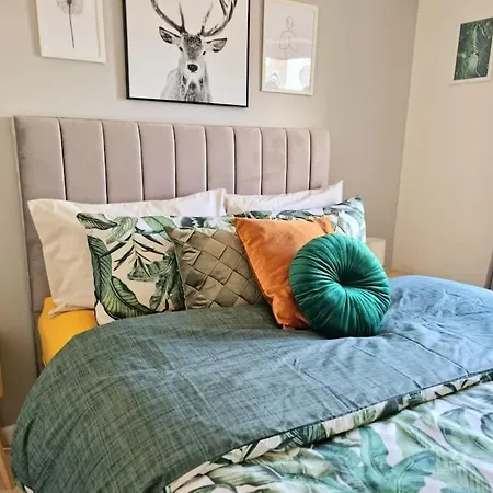 Homely Three Bed In Holiday home *