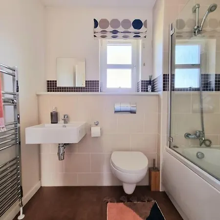 Homely Three Bed In Holiday home *