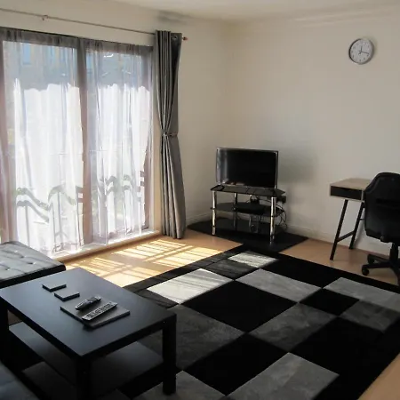 Cozy Off Road 2 Bedroom With Free Wi-fi And Private Parking * Глазго