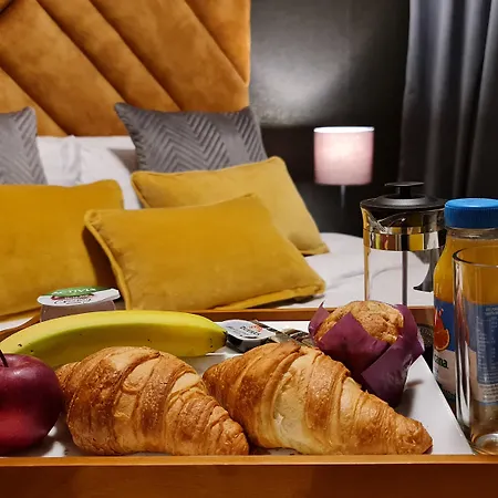 Metro Aparthotel