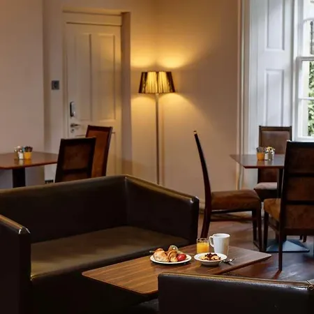 Safestay Charing Cross 3*