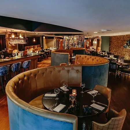 Grosvenor 4*