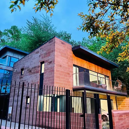 Designer House - Of / 'hillhead' West End G12 - Luxurious & Contemporary Detached House / Terrace / Garden / 'electric Car Charging' Garage Parking 빌라 글라스고