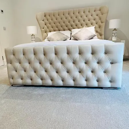 Designer House - Of / 'hillhead' West End G12 - Luxurious & Contemporary Detached House / Terrace / Garden / 'electric Car Charging' Garage Parking 빌라 글라스고