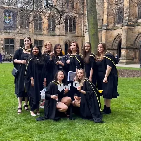 Designer House - Of / 'hillhead' West End G12 - Luxurious & Contemporary Detached House / Terrace / Garden / 'electric Car Charging' Garage Parking