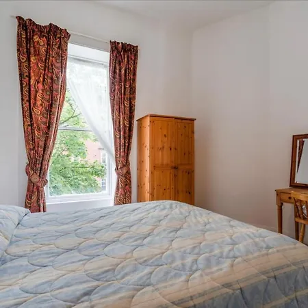 Newhall * Glasgow