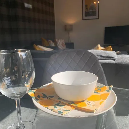 Modern 2 Bedroom Flat With Free Parking In Cambuslang, Daire Glasgow