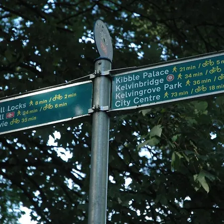 The Kelvin - Peaceful West End River View *