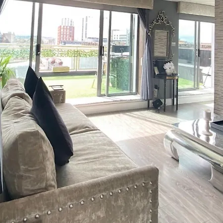 Two Bedroom Penthouse 公寓 格拉斯哥