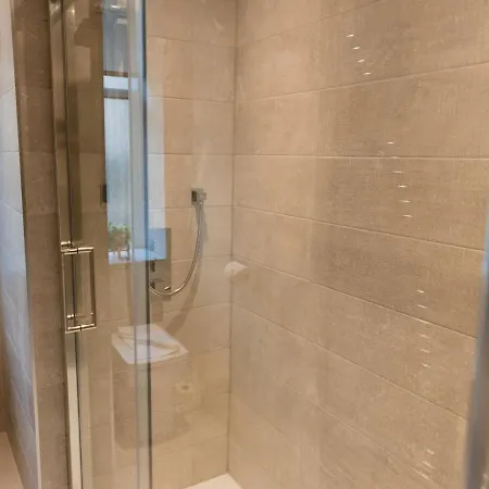 Superb 1bed Flat In Fabulous West End - Pass The Keys Daire *