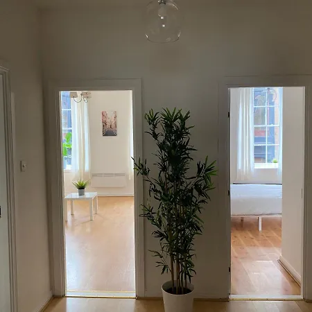 Lovely 1-bed In Merchant * Glasgow