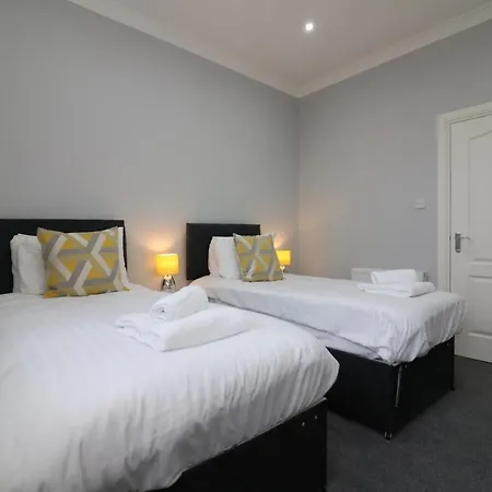 Signature - Greenlees Clubhouse Apartment *