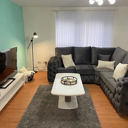 Entire 2 Bedroom Beautiful Newly Furnished Flat Apartment Glasgow