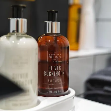 The Escape - 5* In The Heart Of Glasgow! Glasgow