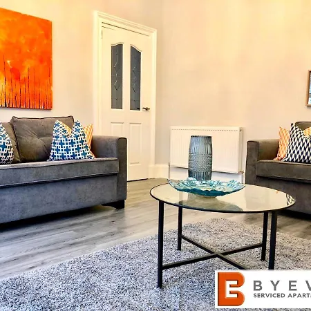 別荘 Byevo Almar - Close To And Airport - Perfect For Contractors Or Large Groups *