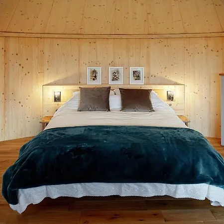 Craigmaddie Muir Roundhouse With Hot Tub Romantic, Luxury, Rural For 2 Near Milngavie * Glasgow