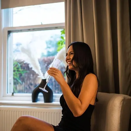 Appartement The Wilton - Your Private 5* Escape! *