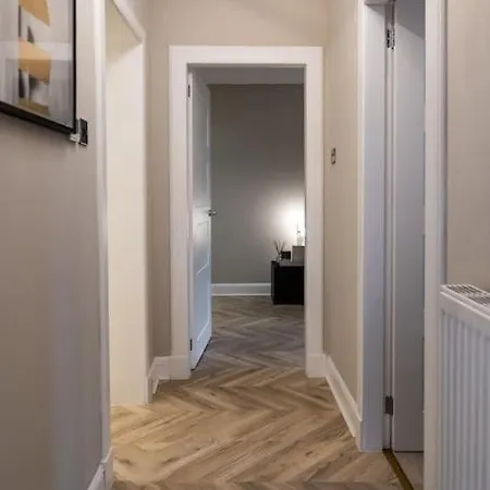 The Wilton - Your Private 5* Escape!