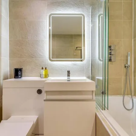 Lovely 2 Bedroom Garden Flat In Trendy West End 글라스고