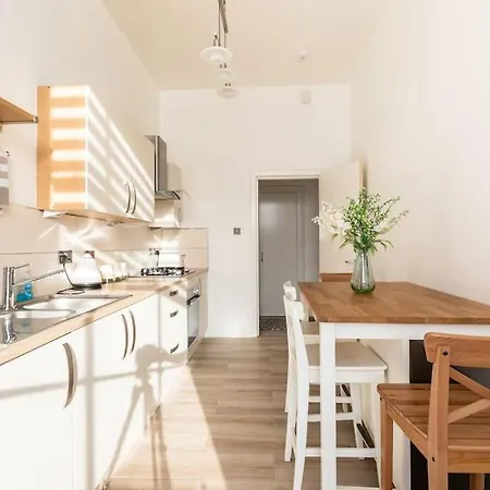 Appartement West End 5 Min Walk To Secc And Hydro *