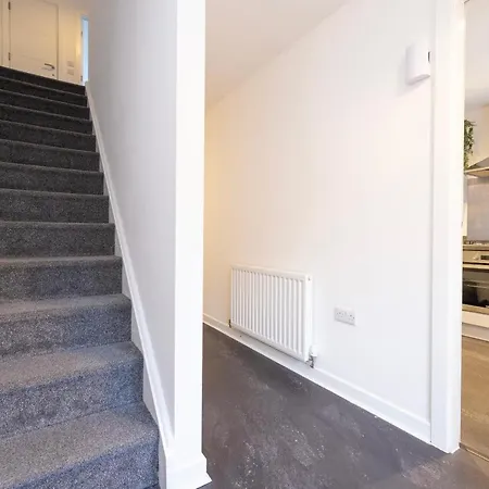 Stylish 3br With Garden & Free Parking - Near O2 Academy & Centre Feriehus *