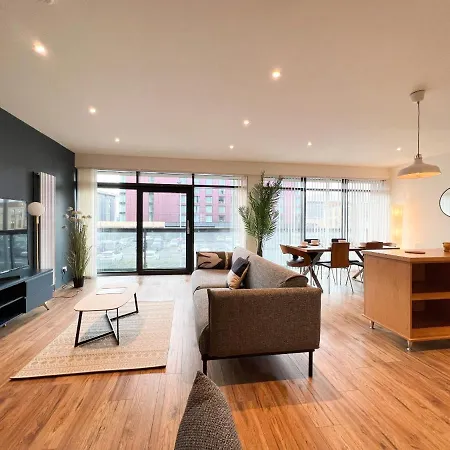 Lovely Two Bed In Finnieston شقة *