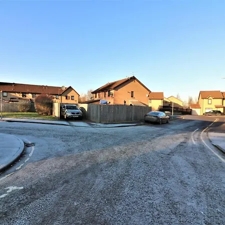 4 Bedroom - Parking
