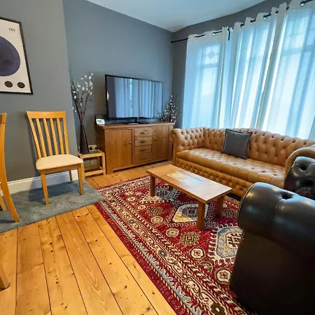 Cozy And Stylish 2br Flat Glasgow