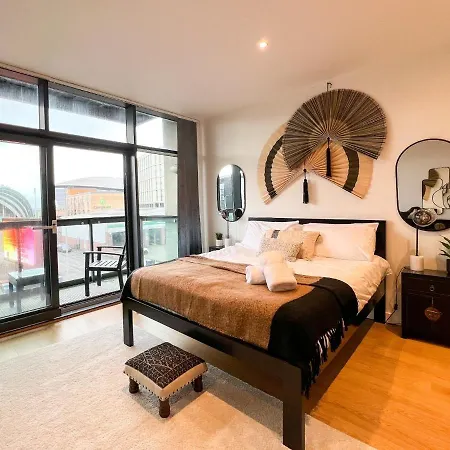 Lovely 2 Bed Duplex With Hydro Views