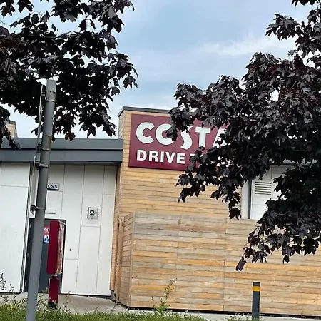 West End Hidden Gem - Modern 2-bedroom With Residents Patio Appartement Glasgow