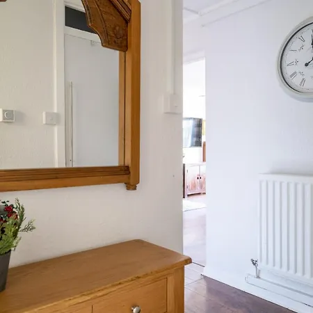 Lovely 1-bedroom With Balcony In West End Appartement Glasgow