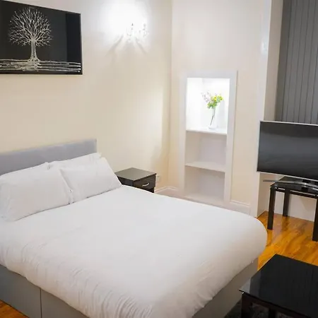 - 2 Bedroom