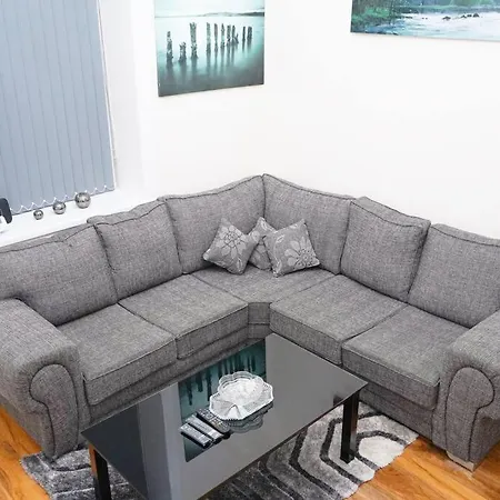 - 2 Bedroom