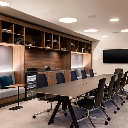 Ξενοδοχείο Courtyard By Marriott Sec 4*