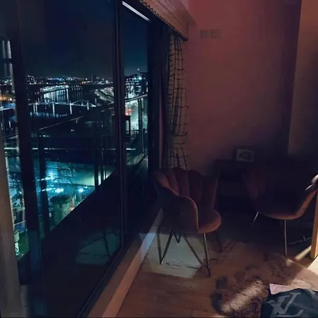 شقة Designer Penthouse With Riverviews - G1 Centre, 3 Bedrooms, 2 Bathrooms, 1 Living / Kitchen. Full Floor, Wrap Around Terrace, Panoramic Views, Off Station / Buchanan Street *