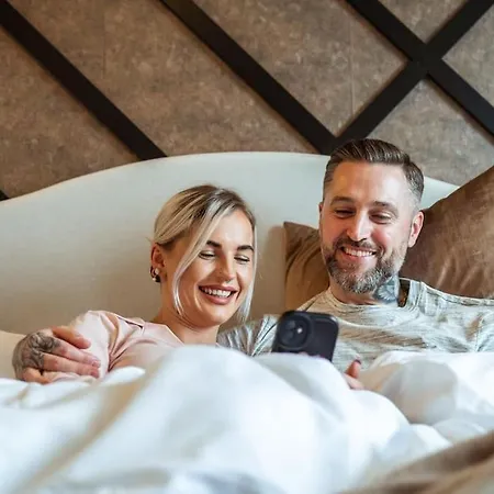 The Devonshire - Your 5 Star West End Stay! דירה גלאזגו