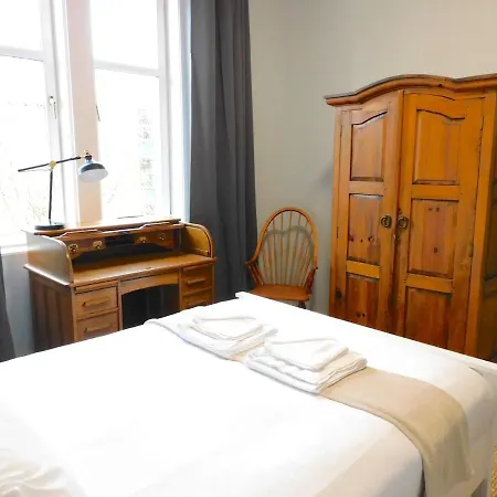 Spacious Apt Mins From Art Gallery And Gla Uni
