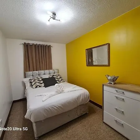 Stunning 2-bedrooms 1 Living Spacious Family Friendly * Глазго