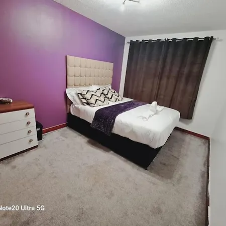 Stunning 2-bedrooms 1 Living Spacious Family Friendly Апартаменты