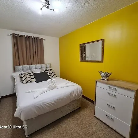 Stunning 2-bedrooms 1 Living Spacious Family Friendly Глазго