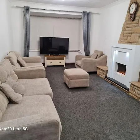 Апартаменты Stunning 2-bedrooms 1 Living Spacious Family Friendly