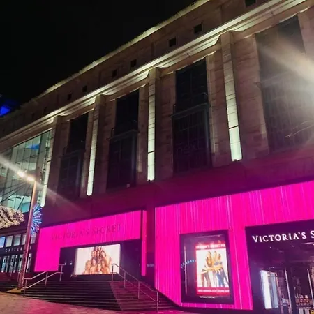 شقة Designer Penthouse With Riverviews - G1 Centre, 3 Bedrooms, 2 Bathrooms, 1 Living / Kitchen. Full Floor, Wrap Around Terrace, Panoramic Views, Off Station / Buchanan Street *