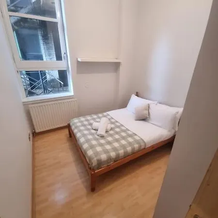 65 Renfield St 2 Bed * Glasgow