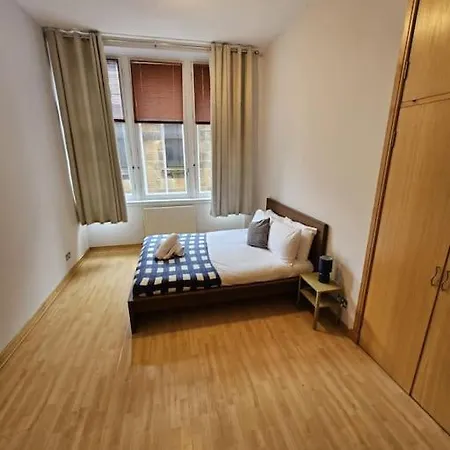 65 Renfield St 2 Bed Apartment