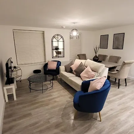 Gorgeous In The Town By Ap Management. Apartment