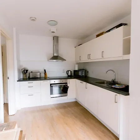 Spacious Flat Next To With Parking - 9309812 Appartement *