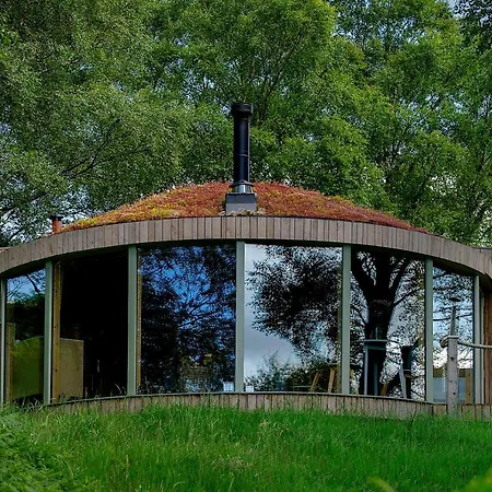 Craigmaddie Muir Roundhouse With Hot Tub Romantic, Luxury, Rural For 2 Near Milngavie גלאזגו