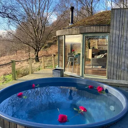 Craigmaddie Muir Roundhouse With Hot Tub Romantic, Luxury, Rural For 2 Near Milngavie Glasgow